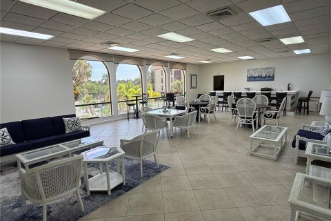 Condo in Punta Gorda, Florida, 3 bedrooms  № 2205005 - photo 15