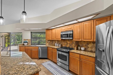 House in Palm Harbor, Florida 4 bedrooms, 273.04 sq.m. № 1583251 - photo 12