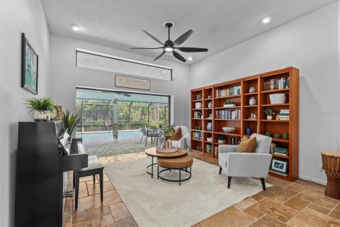 House in Palm Harbor, Florida 4 bedrooms, 273.04 sq.m. № 1583251 - photo 2