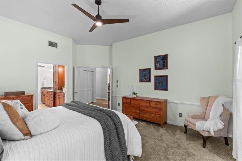 House in Palm Harbor, Florida 4 bedrooms, 273.04 sq.m. № 1583251 - photo 15