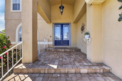 House in Apollo Beach, Florida 4 bedrooms, 269.79 sq.m. № 2152234 - photo 5