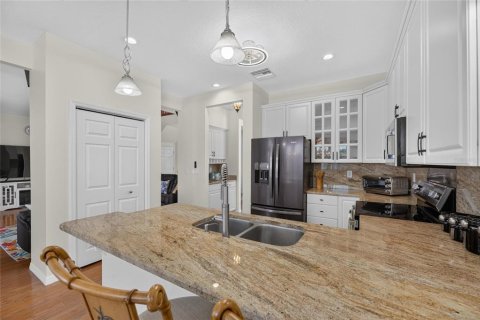 House in Apollo Beach, Florida 4 bedrooms, 269.79 sq.m. № 2152234 - photo 15