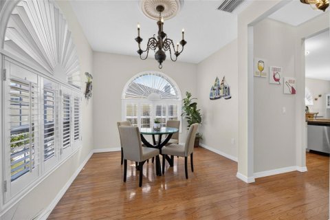 House in Apollo Beach, Florida 4 bedrooms, 269.79 sq.m. № 2152234 - photo 8
