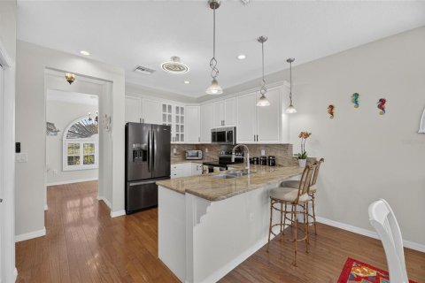 House in Apollo Beach, Florida 4 bedrooms, 269.79 sq.m. № 2152234 - photo 14