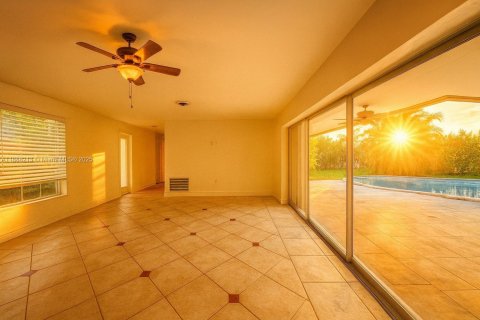 Купить виллу или дом в Корал-Гейблс, Флорида 3 спальни, 176.33м2, № 1942573 - фото 7
