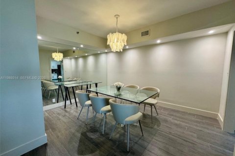 Condominio en alquiler en Aventura, Florida, 2 dormitorios, 130.06 m2 № 2047621 - foto 7