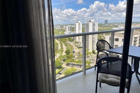 Condominio en alquiler en Aventura, Florida, 2 dormitorios, 130.06 m2 № 2047621 - foto 5