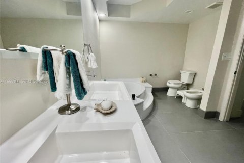 Condominio en alquiler en Aventura, Florida, 2 dormitorios, 130.06 m2 № 2047621 - foto 24