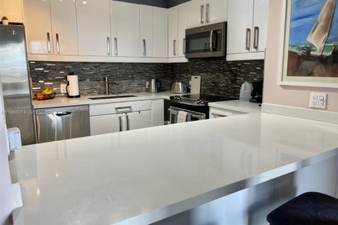 Condominio en alquiler en Aventura, Florida, 2 dormitorios, 130.06 m2 № 2047621 - foto 10