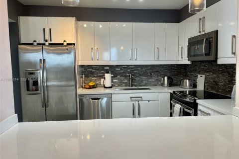 Condominio en alquiler en Aventura, Florida, 2 dormitorios, 130.06 m2 № 2047621 - foto 12