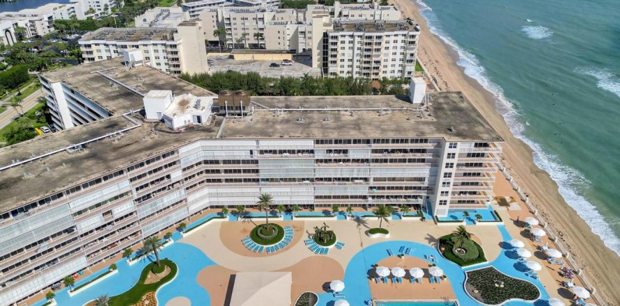 Condo in South Palm Beach, Florida, 2 bedrooms № 2246053