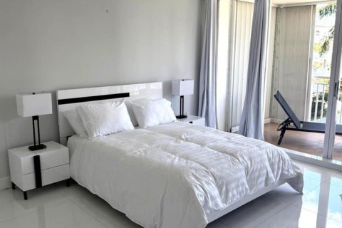 Condo in South Palm Beach, Florida, 2 bedrooms № 2246053 - photo 9