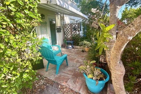 Condo in Saint Petersburg, Florida, 1 bedroom  № 1675056 - photo 20
