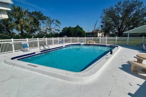 Condo in Saint Petersburg, Florida, 1 bedroom  № 1675056 - photo 22