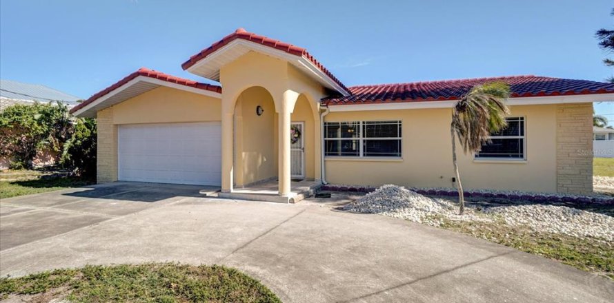 Casa en Belleair Beach, Florida 3 dormitorios, 180.88 m2 № 1840380