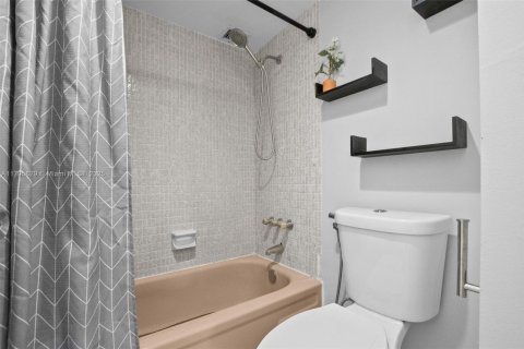 Купить кондоминиум в Лодерхилл, Флорида 2 спальни, 110м2, № 1726814 - фото 25