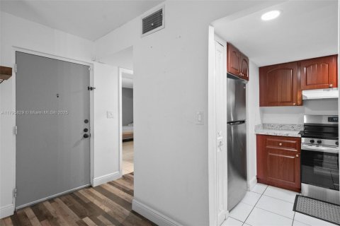 Купить кондоминиум в Лодерхилл, Флорида 2 спальни, 110м2, № 1726814 - фото 9