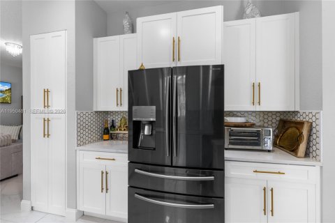 Villa ou maison à vendre à Miramar, Floride: 3 chambres, 198.81 m2 № 2009507 - photo 11