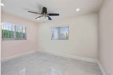 Casa en alquiler en Tamarac, Florida, 3 dormitorios, 151.34 m2 № 2003169 - foto 12