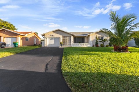 Casa en Tamarac, Florida 3 dormitorios, 151.34 m2 № 2003169