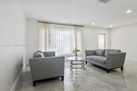 Casa en alquiler en Tamarac, Florida, 3 dormitorios, 151.34 m2 № 2003169 - foto 3