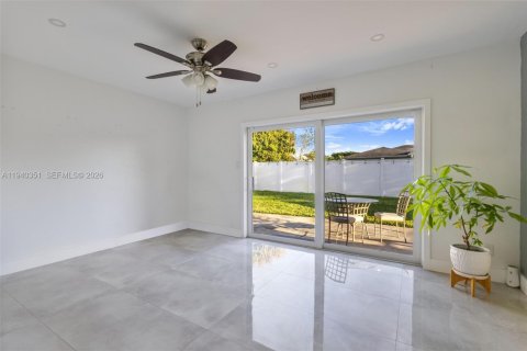 Casa en alquiler en Tamarac, Florida, 3 dormitorios, 151.34 m2 № 2003169 - foto 8