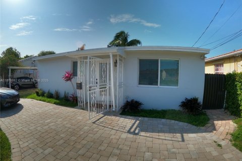 Apartment in Hollywood, Florida 1 bedroom, 160.72 sq.m. № 1927401 - photo 2