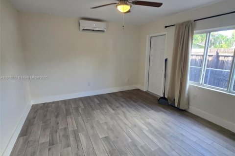 Apartment in Hollywood, Florida 1 bedroom, 160.72 sq.m. № 1927401 - photo 11