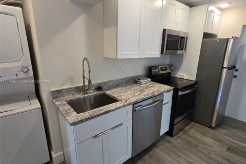 Apartment in Hollywood, Florida 1 bedroom, 160.72 sq.m. № 1927401 - photo 6