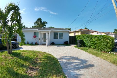 Apartment in Hollywood, Florida 1 bedroom, 160.72 sq.m. № 1927401 - photo 1