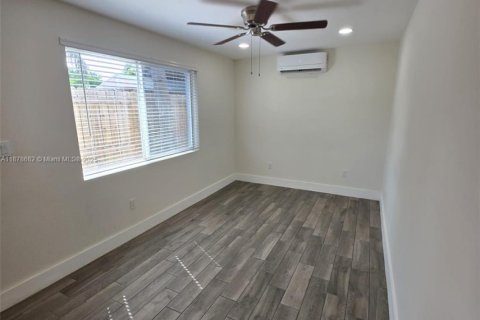Apartment in Hollywood, Florida 1 bedroom, 160.72 sq.m. № 1927401 - photo 5