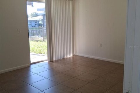 House in Palm Harbor, Florida 3 bedrooms, 146.32 sq.m. № 1820483 - photo 3