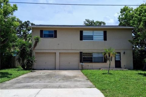 House in Palm Harbor, Florida 3 bedrooms, 146.32 sq.m. № 1820483 - photo 1
