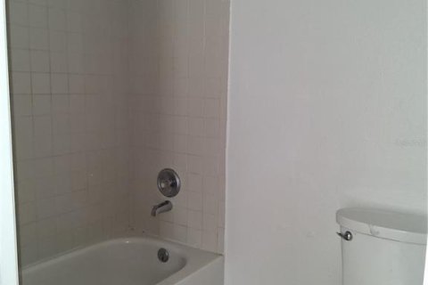 House in Palm Harbor, Florida 3 bedrooms, 146.32 sq.m. № 1820483 - photo 4