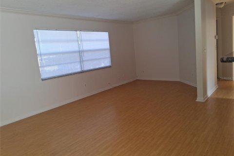 House in Palm Harbor, Florida 3 bedrooms, 146.32 sq.m. № 1820483 - photo 11