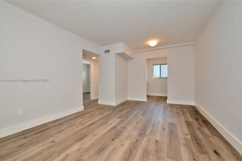Copropriété à vendre à Miami, Floride: 2 chambres, 56.02 m2 № 2089293 - photo 20
