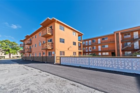 Copropriété à vendre à Miami, Floride: 2 chambres, 56.02 m2 № 2089293 - photo 12