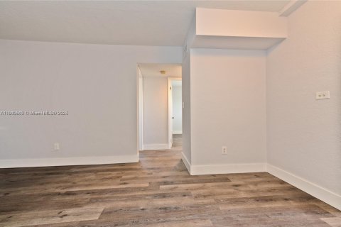 Copropriété à vendre à Miami, Floride: 2 chambres, 56.02 m2 № 2089293 - photo 19