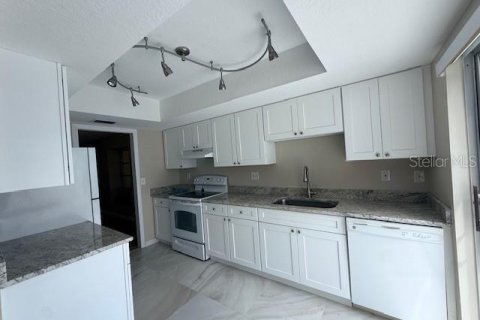 Villa ou maison à louer à Sarasota, Floride: 2 chambres, 143.53 m2 № 2103450 - photo 15