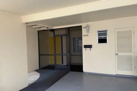Villa ou maison à louer à Sarasota, Floride: 2 chambres, 143.53 m2 № 2103450 - photo 2