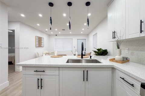 Купить виллу или дом в Форт-Лодердейл, Флорида 3 спальни, 85.28м2, № 2006942 - фото 11