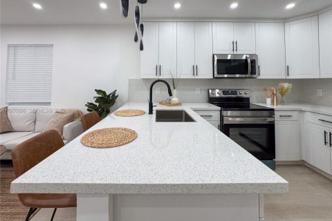 Купить виллу или дом в Форт-Лодердейл, Флорида 3 спальни, 85.28м2, № 2006942 - фото 8