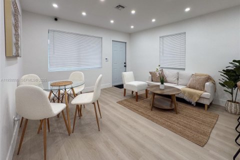 Купить виллу или дом в Форт-Лодердейл, Флорида 3 спальни, 85.28м2, № 2006942 - фото 3