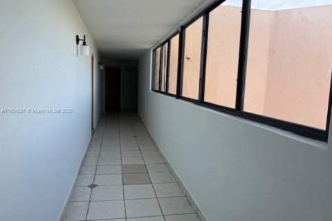 Copropriété à louer à Miami, Floride: 1 chambre, 75.53 m2 № 1955374 - photo 13