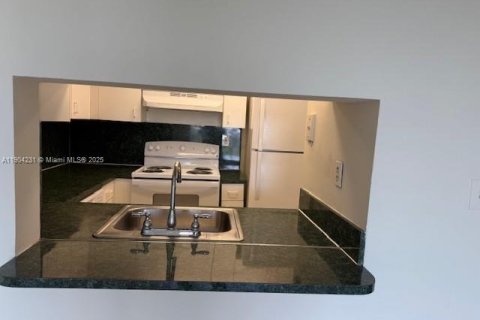 Copropriété à louer à Miami, Floride: 1 chambre, 75.53 m2 № 1955374 - photo 11