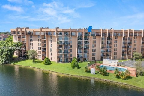 Copropriété à louer à Miami, Floride: 1 chambre, 75.53 m2 № 1955374 - photo 12