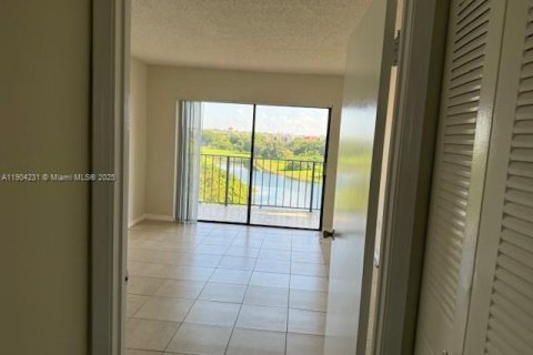 Copropriété à louer à Miami, Floride: 1 chambre, 75.53 m2 № 1955374 - photo 5