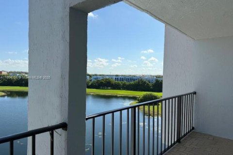 Copropriété à louer à Miami, Floride: 1 chambre, 75.53 m2 № 1955374 - photo 1