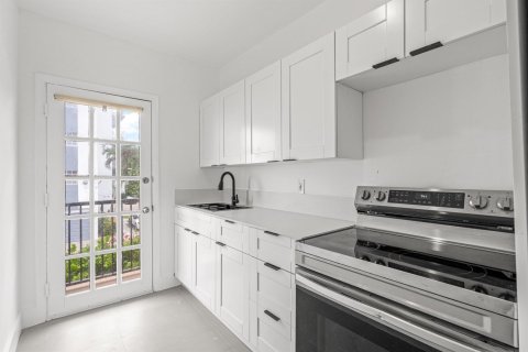 Copropriété à louer à Miami, Floride: 1 chambre, 60.29 m2 № 2397821 - photo 2