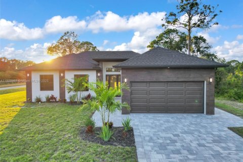 Villa ou maison à vendre à Lehigh Acres, Floride: 3 chambres, 465.72 m2 № 1975083 - photo 6